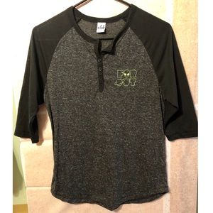 Black & Gray Zumies shirt. Size-Small. (EUC)👽